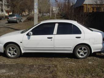 2000 Nissan Pulsar Photos