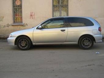 2000 Nissan Pulsar Pics