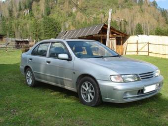 2000 Nissan Pulsar Photos