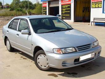 2000 Nissan Pulsar Pictures