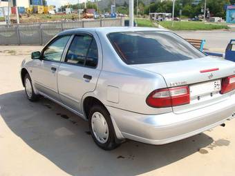 2000 Nissan Pulsar Pictures