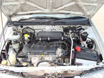 2000 Nissan Pulsar Pictures