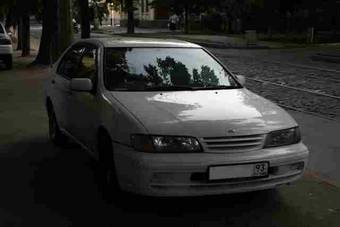 2000 Nissan Pulsar Photos