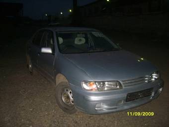 2000 Nissan Pulsar Pictures