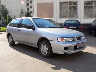 2005 Nissan Pulsar Photos