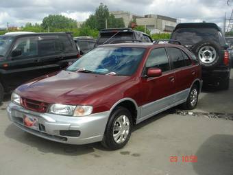 1999 Nissan Pulsar Serie S-RV Photos