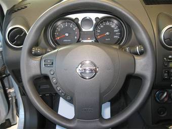 2009 Nissan Qashqai Pictures