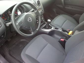 2010 Nissan Qashqai Photos