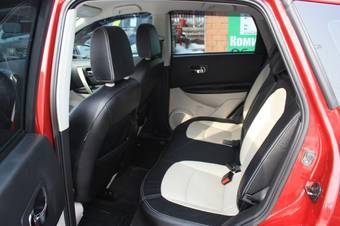 2010 Nissan Qashqai Images