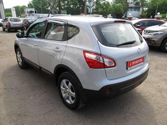 2010 Nissan Qashqai Pictures