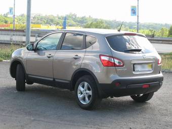 2011 Nissan Qashqai Images