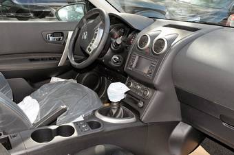 2011 Nissan QASHQAI 2 Pictures