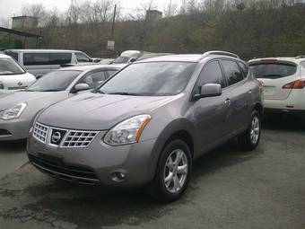 2010 Nissan Rogue Photos