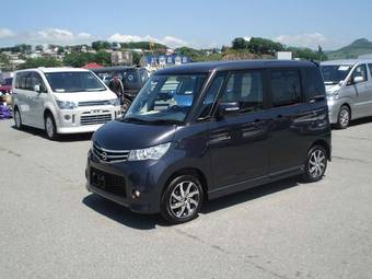 2011 Nissan Roox Images