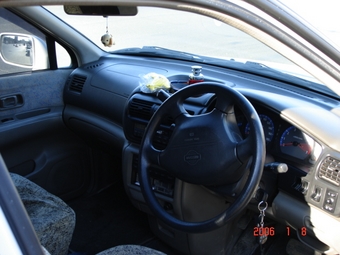 Nissan R~nessa