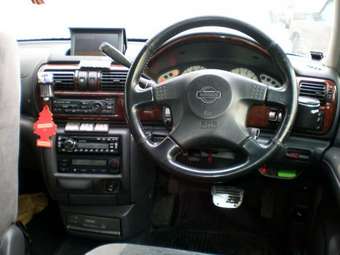 Nissan R~nessa