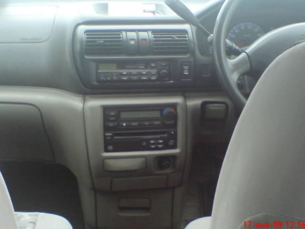 1997 Nissan R~nessa