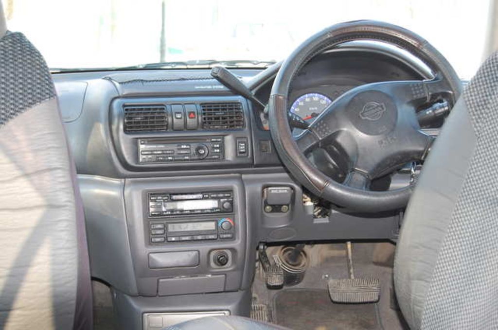 1997 Nissan R~nessa