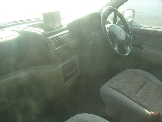 1997 Nissan R~nessa