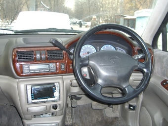 Nissan R~nessa