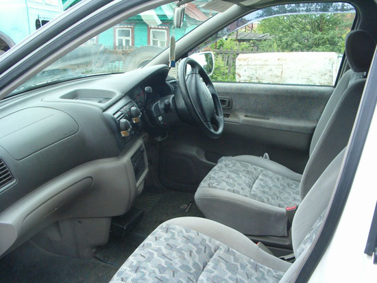1998 Nissan R~nessa