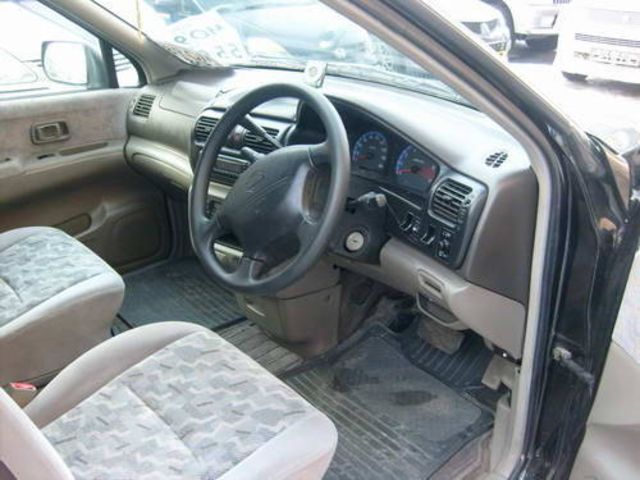 1998 Nissan R~nessa