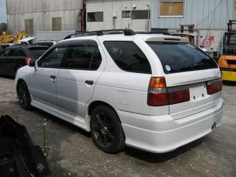 Nissan R~nessa