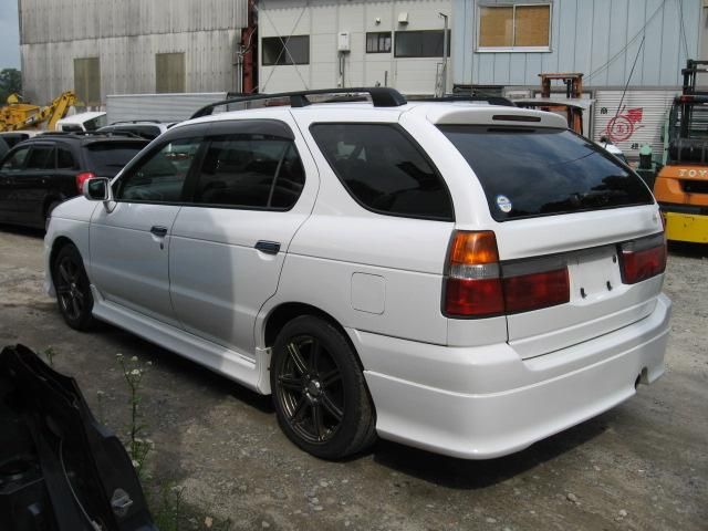 1998 Nissan R~nessa