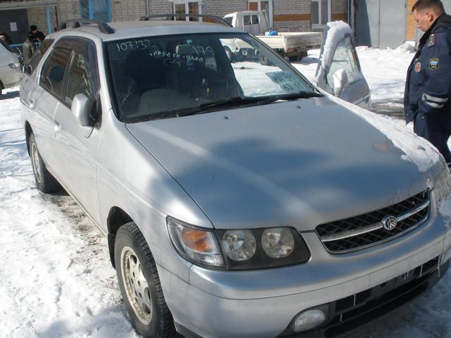 1998 Nissan R~nessa