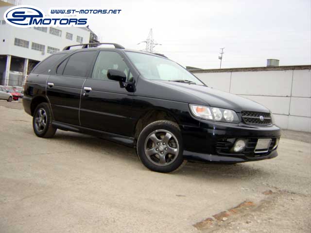 1998 Nissan R~nessa Photos