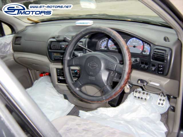 1998 Nissan R~nessa Pictures