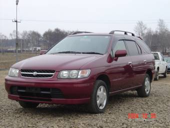 1998 Nissan R~nessa Photos
