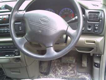 1998 Nissan R~nessa Pics