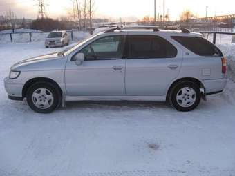 1998 Nissan R~nessa Pictures