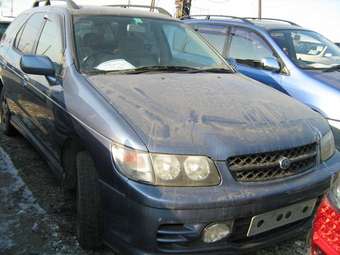 1998 Nissan R~nessa Pictures