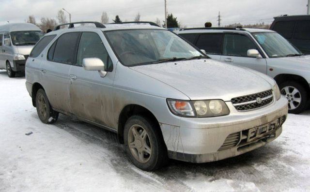 1998 Nissan R~nessa