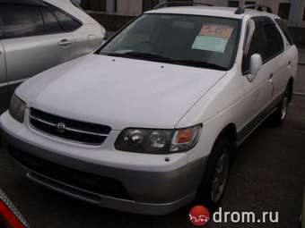1998 Nissan R~nessa Pictures