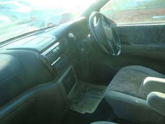 1998 Nissan R~nessa Pictures