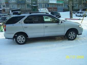 1998 Nissan R~nessa Photos