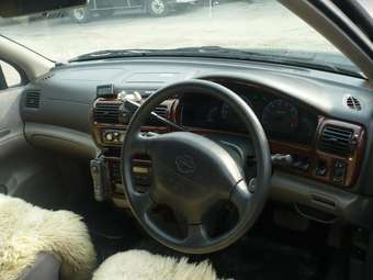1998 Nissan R~nessa Photos
