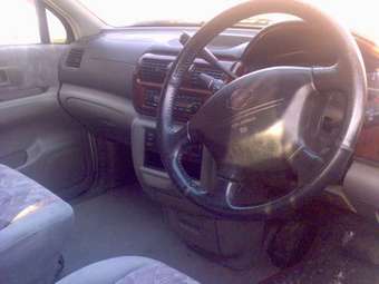 1998 Nissan R~nessa Pics