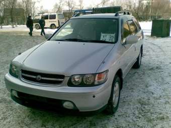 1998 Nissan R~nessa Photos