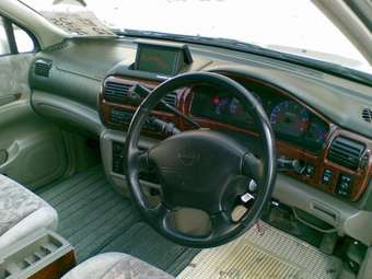 1998 Nissan R~nessa Images