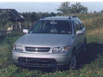 1999 Nissan R~nessa