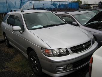 1999 Nissan R~nessa