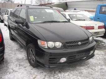 1999 Nissan R~nessa