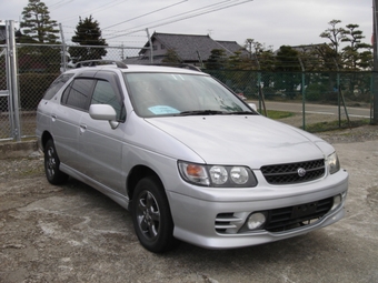 1999 Nissan R~nessa