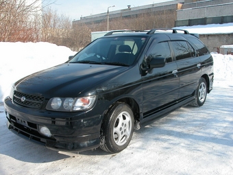 1999 Nissan R~nessa