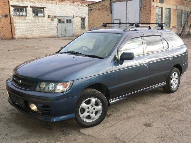 1999 Nissan R~nessa