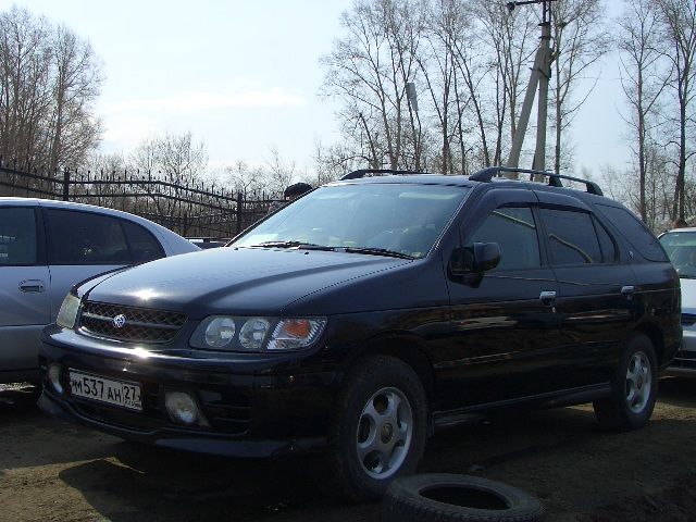 1999 Nissan R~nessa